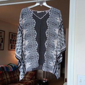 Bandana print V neck top.